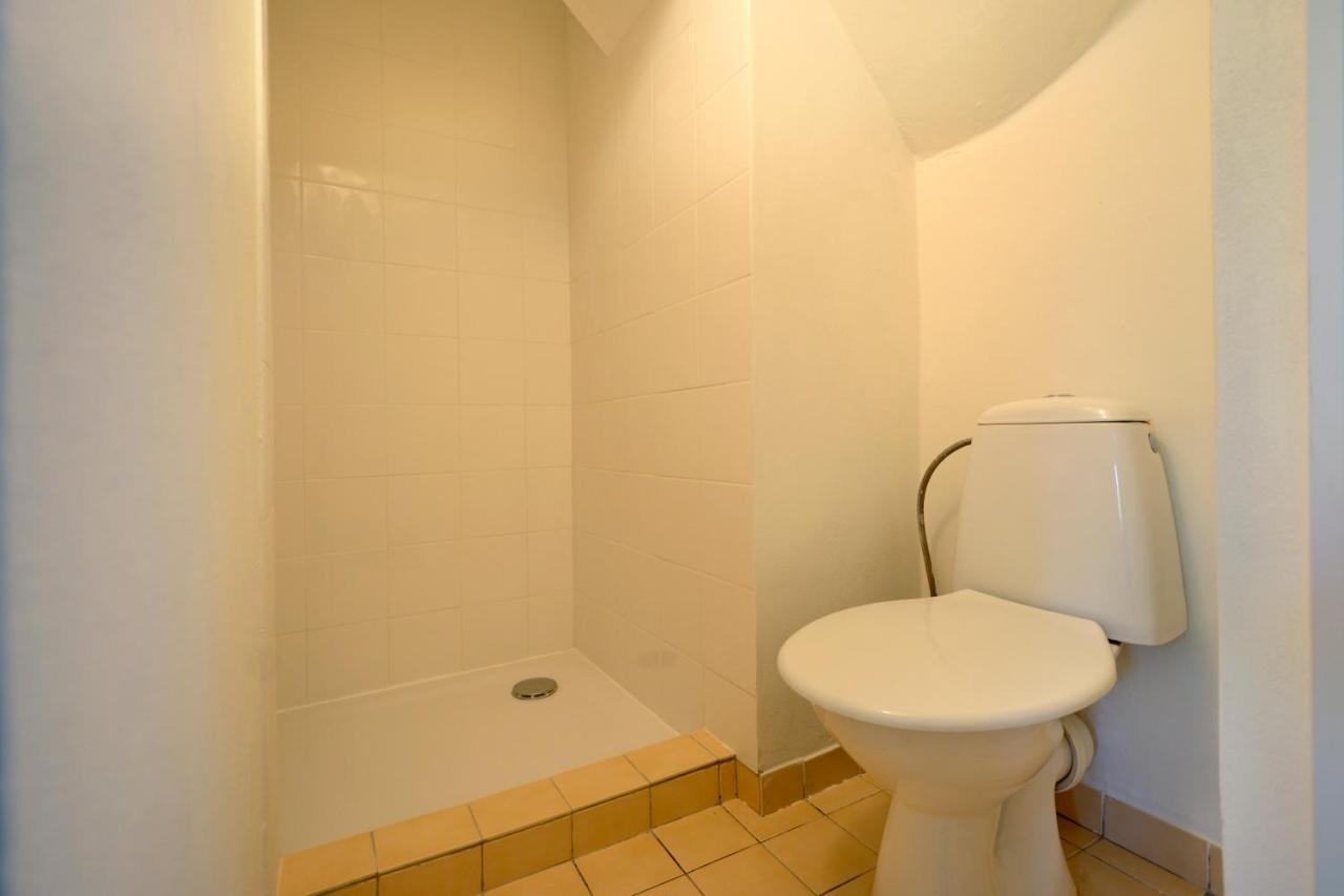 Apartmany Jevany エクステリア 写真