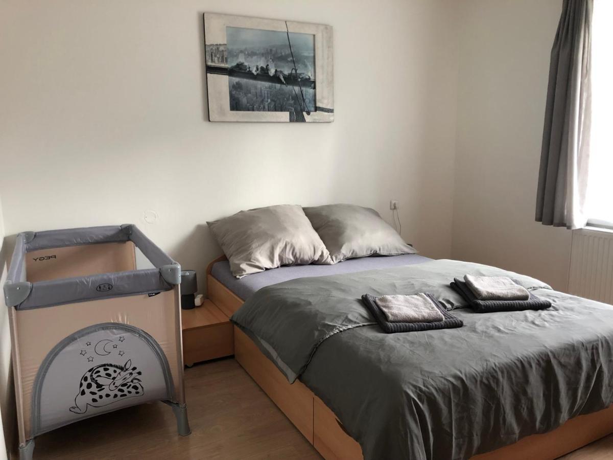 Apartmany Jevany エクステリア 写真