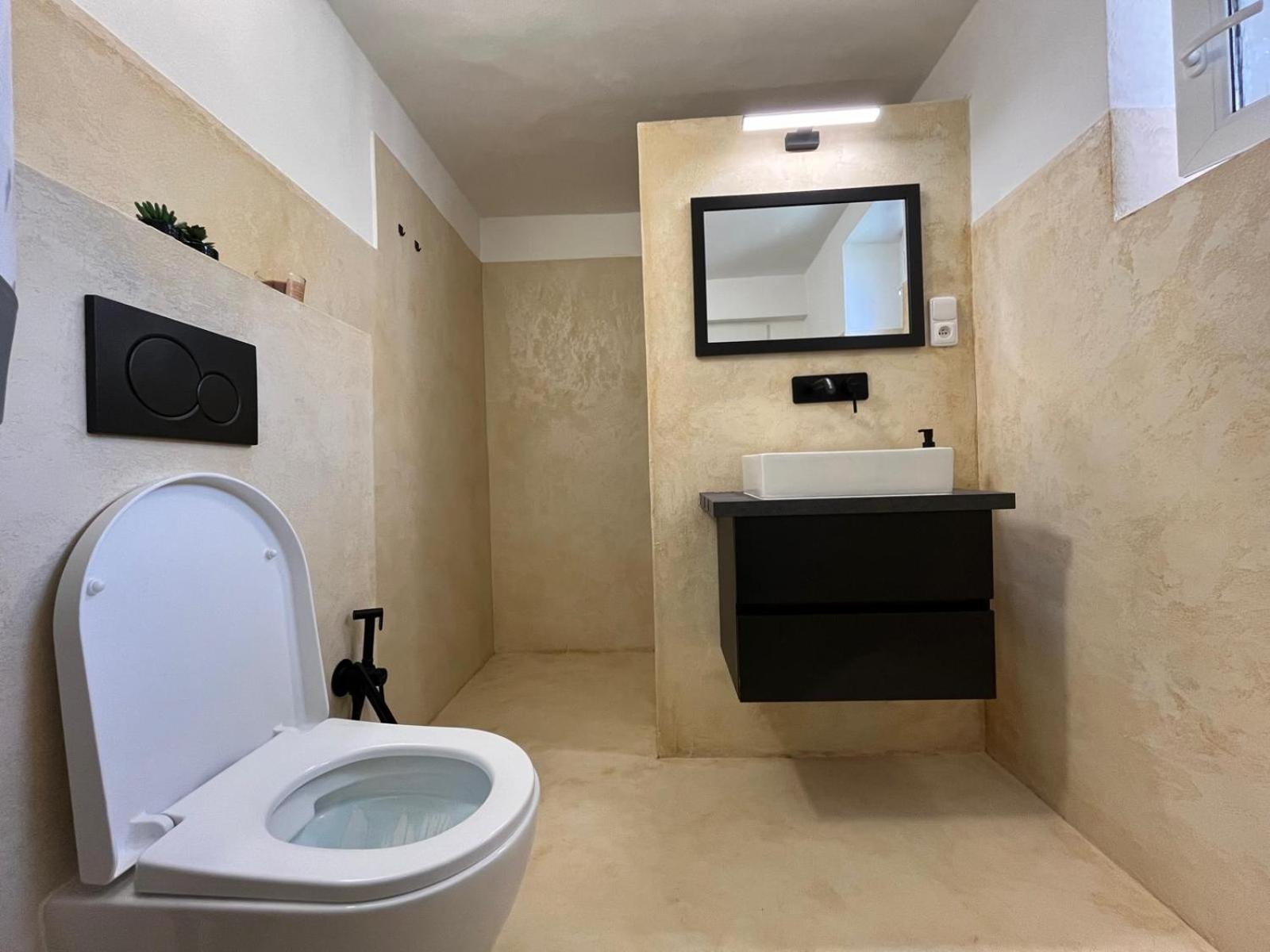 Apartmany Jevany エクステリア 写真